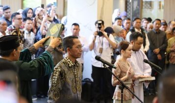 Amsakar Achmad dan Li Claudia Chandra resmi dilantik sebagai ex-officio Kepala dan Wakil Kepala BP Batam
