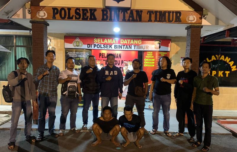 Dua pelaku pembobol rumah dan warung dibekuk Unit Reskrim Polsek Bintan Timur Dua pelaku pembobol rumah dan warung dibekuk Unit Reskrim Polsek Bintan Timur. (Foto: Polsek Bintan Timur)