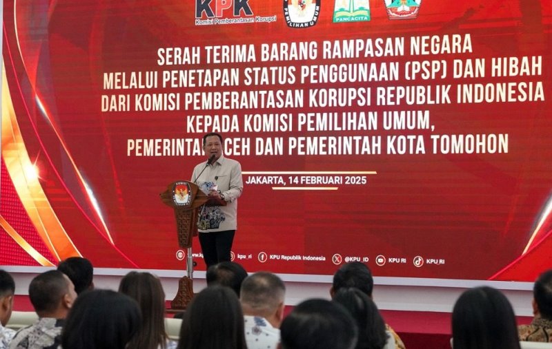 KPK Serahkan Barang Rampasan Negara Rp1852 M ke KPU Pemprov Aceh dan Pemkot Tomohon KPK Serahkan Barang Rampasan Negara Rp18,52 M ke KPU, Pemprov Aceh dan Pemkot Tomohon. (Foto: Dok-KPK)