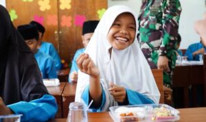 Uji Coba Program Makan Bergizi Gratis di SDN 007 Panggak Darat Kabupaten Lingga.