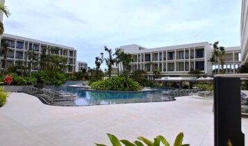 Suasana Holiday Inn Resort Lagoi Beach yang indah dan alami. (Foto: Hasura/Presmedia.id)