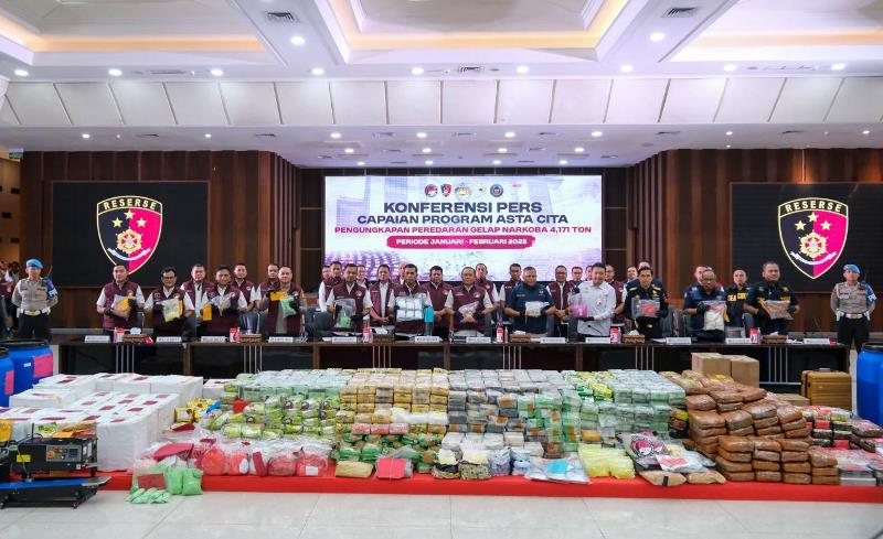 Ekspos penangkapan penyelundupan Narkoba Sabu di wilayah Sumatera yang dilakukan oleh Bea Cukai dan Polri medium Desember 2024 hingga Februari 2025 Ekspos penangkapan penyelundupan Narkoba Sabu di wilayah Sumatera yang dilakukan oleh Bea Cukai dan Polri medium Desember 2024 hingga Februari 2025. (Foto: Dok Bea dan Cukai)