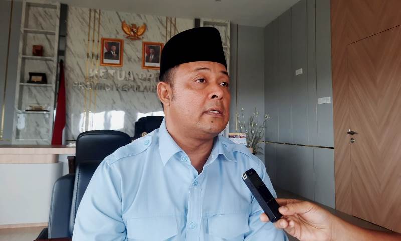 Ketua DPRD kepri Iman Sutiawan Ketua DPRD kepri Iman Sutiawan (Foto:Roland/presmedia.id)