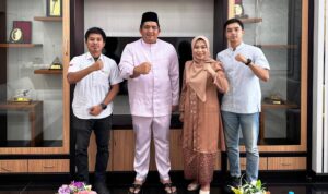 Audiensi dan pertemuan Bupati Bintan, Roby Kurniawan, dan perwakilan doctorSHARE dalam pelaksanakan Rumah Sakit Apung (RSA) dr.Lie Dharmawan II ke Pulau Tambelan-Bintan. (Foto: Diskominfo Bintan)