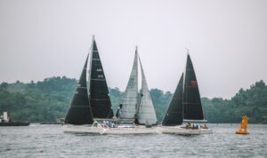 Kapal layar mewakili beberapa negara tiba di Kawasan Pariwisata Lagoi Bintan Resorts. (Foto Bintan Resorts)