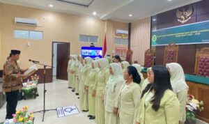 Ketua Pengadilan Negeri (PN) Tanjungpinang, Irwan Munir, secara resmi melantik Ny.Gusman Merlinda Irwan sebagai Ketua Dharmayukti Karini (DYK) Cabang Tanjungpinang