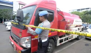 Mobil diduga pengoplos BBM, Pertamina sanksi dua SPBU pengoplos BBM di Jawa Tengah dan Bali.