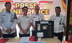 Satresnarkoba Polres Bintan dan Lapas Narkotika Kelas IIA Tanjungpinang menggelar Konferensi pers dengan media. (Foto: Hasura/Presmedia.id)