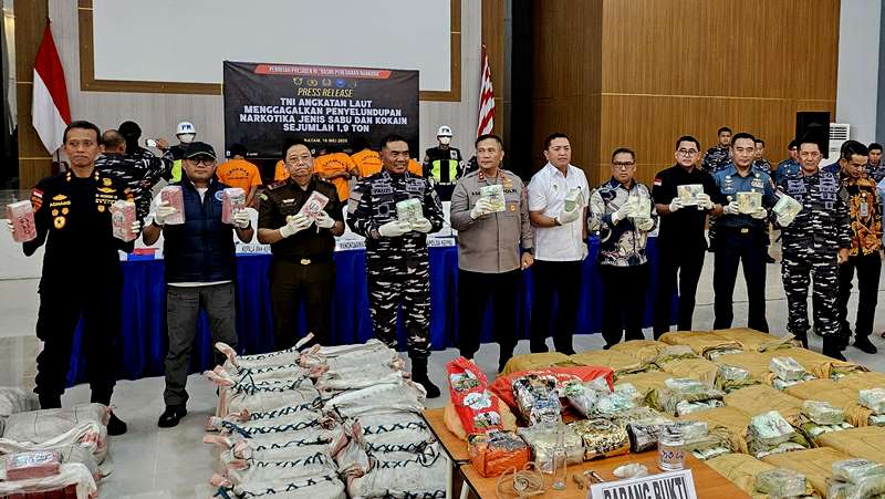 Tim F1QR TNI AL Gagalkan Penyelundupan 1,9 Ton Narkoba di Kapal Aung Toetoe-99 Asal Thailand