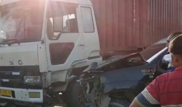 Mobil Fortuner ditabrak oleh Truk Fuso kedua di Simpang Tiga Jalan Nusantara Km 18 Arah Kijang. (Foto: Tangkapan layar video Masyarakat)