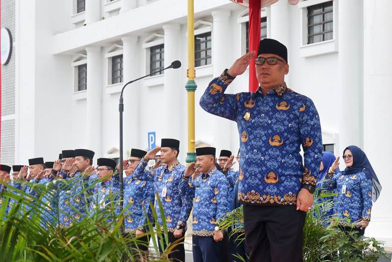 Peringatan Hari kebangkitan Nasional Harkitnas di kepri digelar dengan Upacara bendera di Lapangan Kantor Gubernur Kepri Dompak Tanjungpinang Peringatan Hari kebangkitan Nasional (Harkitnas di kepri, digelar dengan Upacara bendera di Lapangan Kantor Gubernur Kepri, Dompak, Tanjungpinang, Selasa (20/5/2025). (Foto: Diskominfo Kepri)
