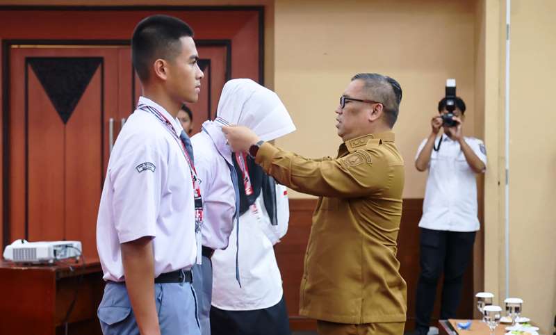 Wakil Gubernur Kepri Nyanyang Haris Pratamura saat membuka seleksi pasukan Pengibar Bendera Pusaka Paskibraka Provinsi Kepulauan Riau 2025 di Hotel Aston Tanjungpinang Wakil Gubernur Kepri, Nyanyang Haris Pratamura, saat membuka seleksi pasukan Pengibar Bendera Pusaka (Paskibraka) Provinsi Kepulauan Riau 2025 di Hotel Aston, Tanjungpinang, Selasa (6/5/2025).