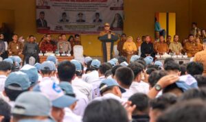 Wakil Gubernur Kepulauan Riau, Nyanyang Haris Pratamura, mengunjungi SMA Negeri 4 Tanjungpinang, Senin (19/5/2025) melalui program “Kesbangpol Masuk Sekolah".