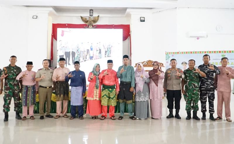 Bupati Lingga M.Nizar dan Wakil Bupati Lingga H.Novrizal pada kegiatan Musyawarah Perencanaan Pembangunan Musrenbang RPJMD yang berlangsung di Aula Kantor Bupati Lingga Bupati Lingga M.Nizar dan Wakil Bupati Lingga, H.Novrizal pada kegiatan Musyawarah Perencanaan Pembangunan (Musrenbang) RPJMD yang berlangsung di Aula Kantor Bupati Lingga pada Selasa (24/06/2025).