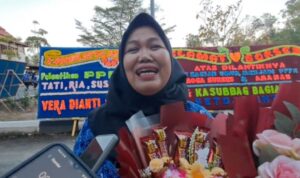 Pegawai Bintan, Kak Mus yang mengabdikan diri puluhan tahun akhirnya dilantik P3K. (Foto: Hasura/Presmedia.id)