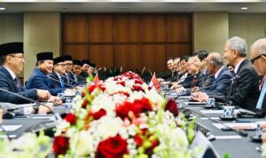 Pertemuan tahunan Leaders’ Retreat antara Presiden Republik Indonesia Prabowo Subianto dan Perdana Menteri Singapura Lawrence Wong Senin (16/6/2025). (Foto: BPMI Setpres/Laily Rachev)