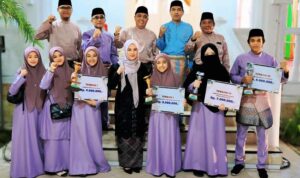 Wakil Bupati Bintan Debby Mariati dan Peserta STQH Bintan saat menghadiri STQH Kepri di Tanjungpinang.