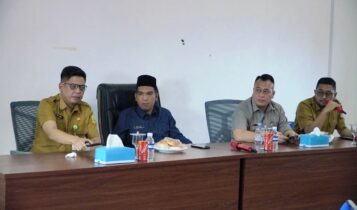Bupati dan wakil Bupati Lingga melakukan Kunjungan ke RSUD Encik Mariyam Lingga, untuk membahas peningkatan pelayanan Kesehatan terhadap warga. (Foto: Aulia/Presmedia.id)