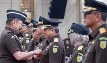 Jaksa Agung Republik Indonesia, ST Burhanuddin, resmi melantik Jehezkiel Devy Sudarso sebagai Kepala Kejaksaan Tinggi (Kajati) Kepulauan Riau (Foto-Dok Kejagung)