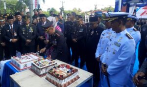 Kapolresta Tanjungpinang, Kombes Pol Hamam Wahyudi bersama FKPD saat merayakan HUT Bhayangkara ke 79. (Foto: Roland/Presmedia.id)