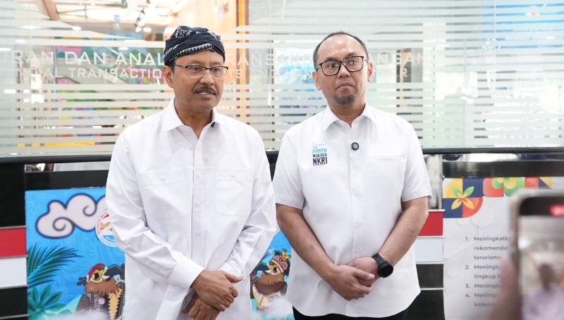 Kepala PPATK Ivan Yustiavandana saat menerima Menteri Sosial Saifullah Yusuf di Kantor PPATK Jakarta Kepala PPATK Ivan Yustiavandana saat menerima Menteri Sosial Saifullah Yusuf di Kantor PPATK, Jakarta.(Foto: PPATK)
