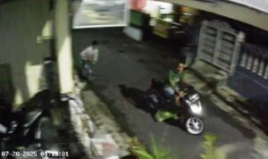 Pencurian Meteran Air PDAM di Tanjungpinang Terekam CCTV