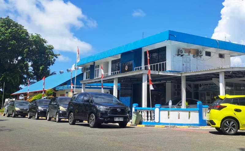 Kejari Bintan Geledah Kantor KSOP Tanjung Uban Terkait Dugaan Korupsi PNBP Suasana Kantor KSOP Tanjung Uban saat Pidsus Kejari Bintan melakukan penggeledahan. (Foto Hasura)