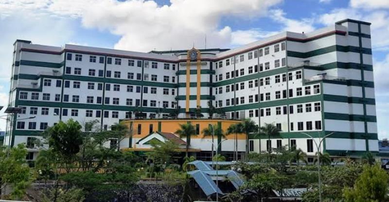 Pegawai RSUD RAT Tanjungpinang Laporkan Suami Keponakan Pejabat Kepri atas Dugaan Pengancaman dan Penghinaan Gedung RSUD Raja Ahmad Thabib (RAT) kotas Tanjungpinang. (Foto-Dok Presmedia.id)