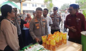Kapolresta Tanjungpinang Kombes Pol Hamam Wahyudi saat meninjau GPM di Kelurahan Tanjung Unggat (Roland/Presmedia)