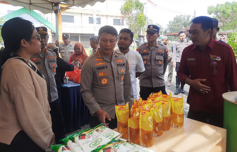 Kapolresta Tanjungpinang Kombes Pol Hamam Wahyudi saat meninjau GPM di Kelurahan Tanjung Unggat (Roland/Presmedia)