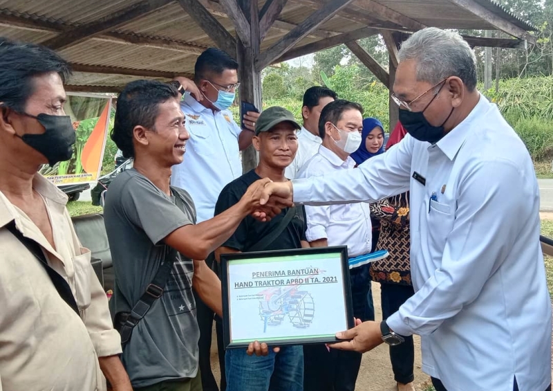 Dok-Pembagian Bantuan Hand Tracktor Pemkab Bintan tahun 2021