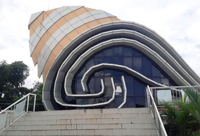 Bangunan Gedung Gonggong di Tepi Laut Kota Tanjungpinang (Roland/Presmedia)