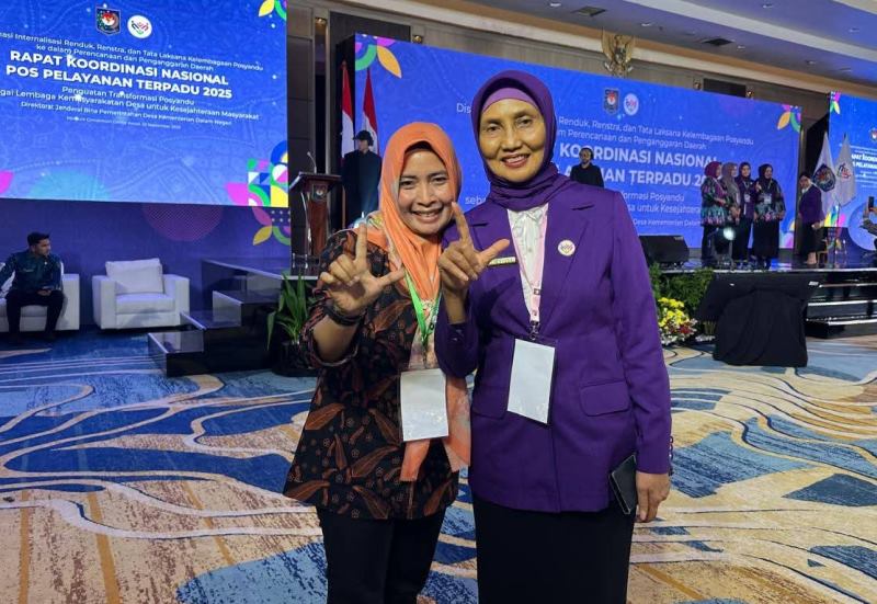 Ketua Tim Pembina Posyandu Lingga, Ny. Maratusholiha Nizar, mengikuti Rakornas Posyandu 2025 di Jakarta. Agenda ini membahas penguatan peran Posyandu dalam mendukung Indonesia Emas 2045.