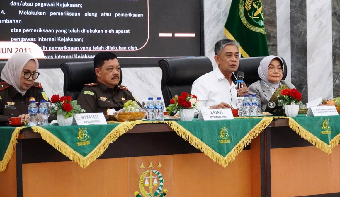 Komisi Kejaksaan RI (Komjak RI) melakukan kunjungan ke Kejati Kepri untuk menindaklanjuti laporan masyarakat serta mendorong tata kelola yang transparan, akuntabel, dan berintegritas (Foto-Penkum Kejati Kepri)