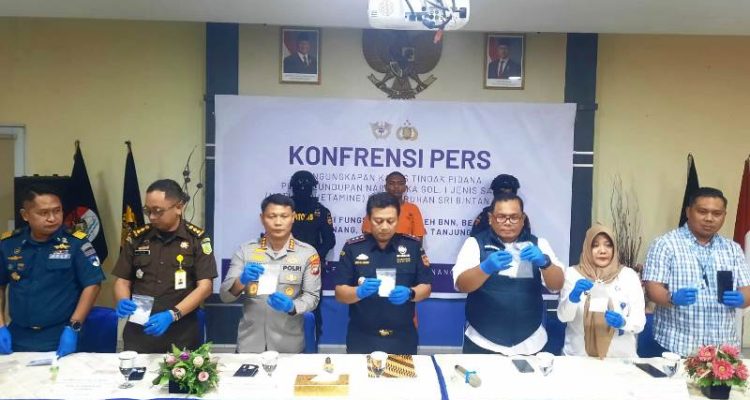 BC Tanjungpinang bersama stakholder saat press rillis penangkapan pelaku WN Malaysia Internasional di Aula BC Tanjungpinang (Roland/ Presmedia)