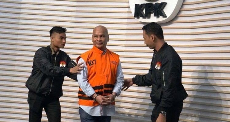 KPK Tahan Komut PT.IAE Tersangka Korupsi Jual Beli Gas PT.PGN 2017–2021 KPK menahan Komisaris Utama PT IAE (swasta) berinisial AS, tersangka dalam perkara dugaan tindak pidana korupsi jual beli gas di lingkungan PT Perusahaan Gas Negara (PGN) tahun 2017–2021. *foto-Dok KPK)