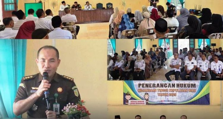 Kejati Kepri dan Kejari Lingga Gelar Sosialisasi Pencegahan Korupsi di Kabupaten Lingga 3 Kejaksaan Tinggi Kepulauan Riau (Kejati Kepri) bersama Kejaksaan Negeri Lingga (Kejari Lingga) menggelar sosialisasi pencegahan korupsi kepada aparatur pemerintahan dan masyarakat di Kabupaten Lingga. (Foto:Penkum Kejati Kepri)