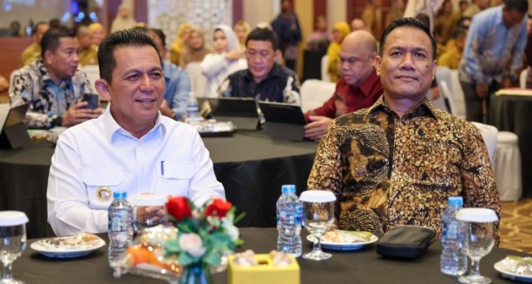 Gubernur Kepri Ansar Ahmad dan Plt.Deputi KPK RI, Brigjen Pol. Agung Yudha Wibowo saat pengumuman SPI kepri tahun 2024 (Foto-Diskominfo Kepri)