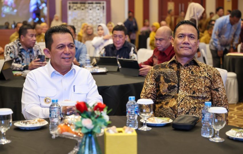 Gubernur Kepri Ansar Ahmad dan Plt.Deputi KPK RI, Brigjen Pol. Agung Yudha Wibowo saat pengumuman SPI kepri tahun 2024 (Foto-Diskominfo Kepri)