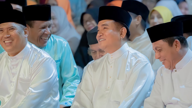 Menko Yusril Ajak Jaga Keislaman dan Kemelayuan Gubernur Ansar Paparkan Capaian Pembangunan Kepri 2 Menko Yusril Ihza Mahendra mengajak masyarakat Lingga dan Kepri menjaga nilai Keislaman dan Kemelayuan dalam Tabligh Akbar di Lapangan Hang Tuah Lingga (Foto-Diskominfo Kepri)