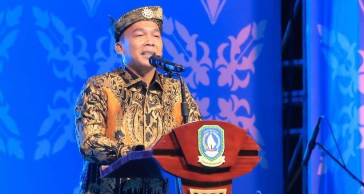 Menteri Wihaji Apresiasi Pelaksanan ADUJAKNAS GenRe 2025, Bupati Bintan Bangga atas Keberhasilan Kepri 2 Menteri Kependudukan dan Pembangunan Keluarga / Kepala BKKBN RI, H. Wihaji saat penutupan ADUJAKNAS GenRe 2025 di Tanjungpinang.
