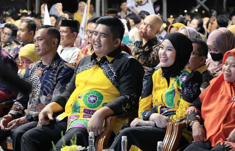 Menteri Wihaji Apresiasi Pelaksanan ADUJAKNAS GenRe 2025 Bupati Bintan Bangga atas Keberhasilan Kepri Bupati Bintan Roby Kurniawan saat menghadiri malam penutupan  ADUJAKNAS GenRe 2025 di Tanjungpinang.