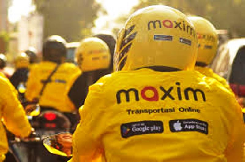 Pengemudi aplikasi transportasi daring Maxim.