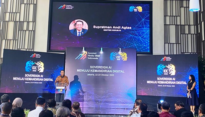 Perkuat Perlindungan Hak Cipta atas Berita, Menteri Hukum Umumkan Protokol Jakarta di IDC 2025 AMSI Menteri Hukum Supratman Andi Agtas resmi meluncurkan Protokol Jakarta di Indonesia Digital Conference (IDC) 2025 AMSI di The Hub Epicentrum, Jakarta Selatan (Foto: AMSI)