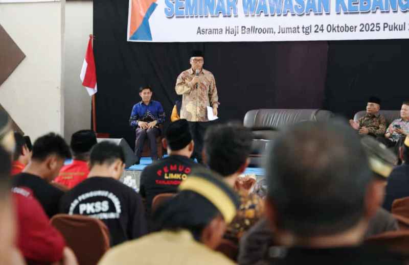 Wagub Nyanyang Ajak Generasi Muda Jadikan Wawasan Kebangsaan Benteng dari Pengaruh Nilai Asing di Era Digital Seminar Wawasan Kebangsaan Perkumpulan Kekerabatan Sulawesi Selatan (PKSS) Kota Tanjungpinang di Aula Asrama Haji Tanjungpinang.